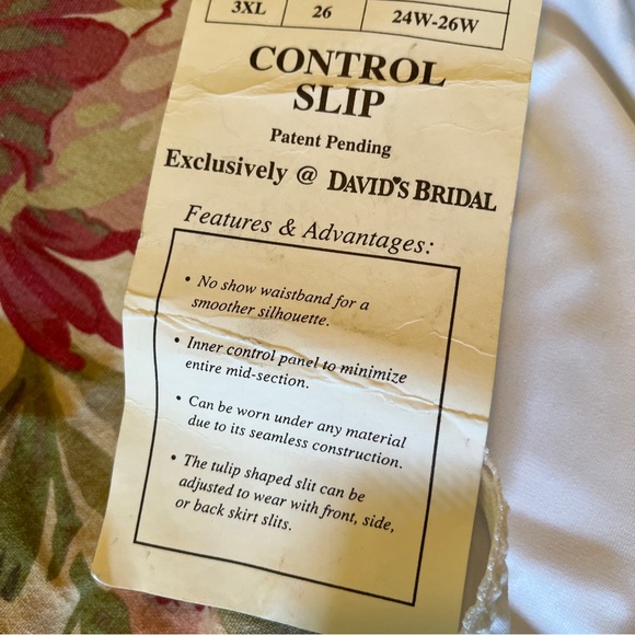 DAVIDS BRIDAL Size XL 18/20 White Control Slip Long Tulip Slit Slimming $94 NWT - Picture 8 of 12